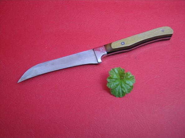 جنس های مختلف چاقوی زنجان کارد